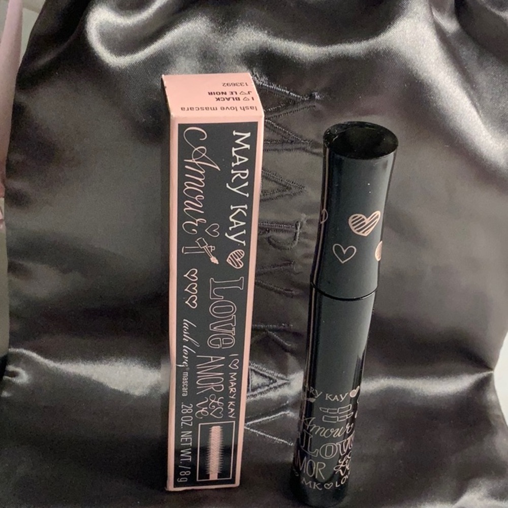Mary Kay Black Las Love Mascara NIB